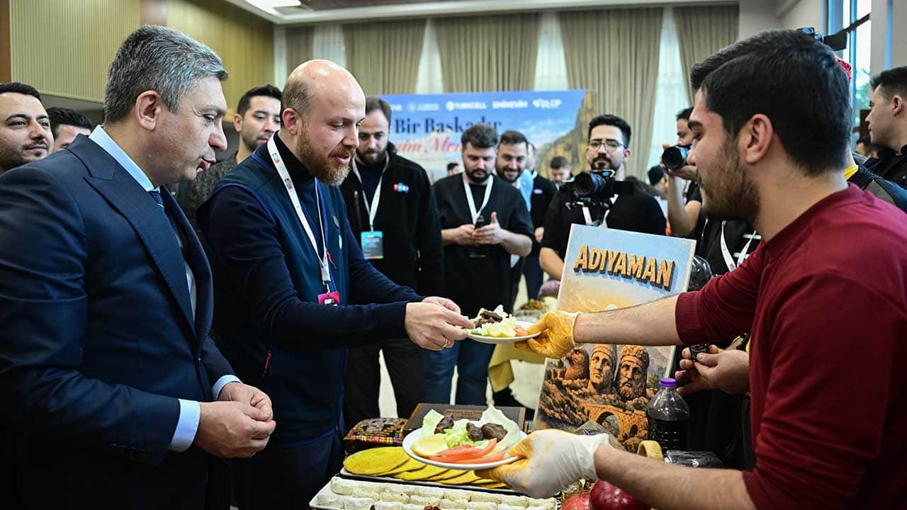 Foto - Bilal Erdoğan: Bu çürümüş düzene muhalefet edelim