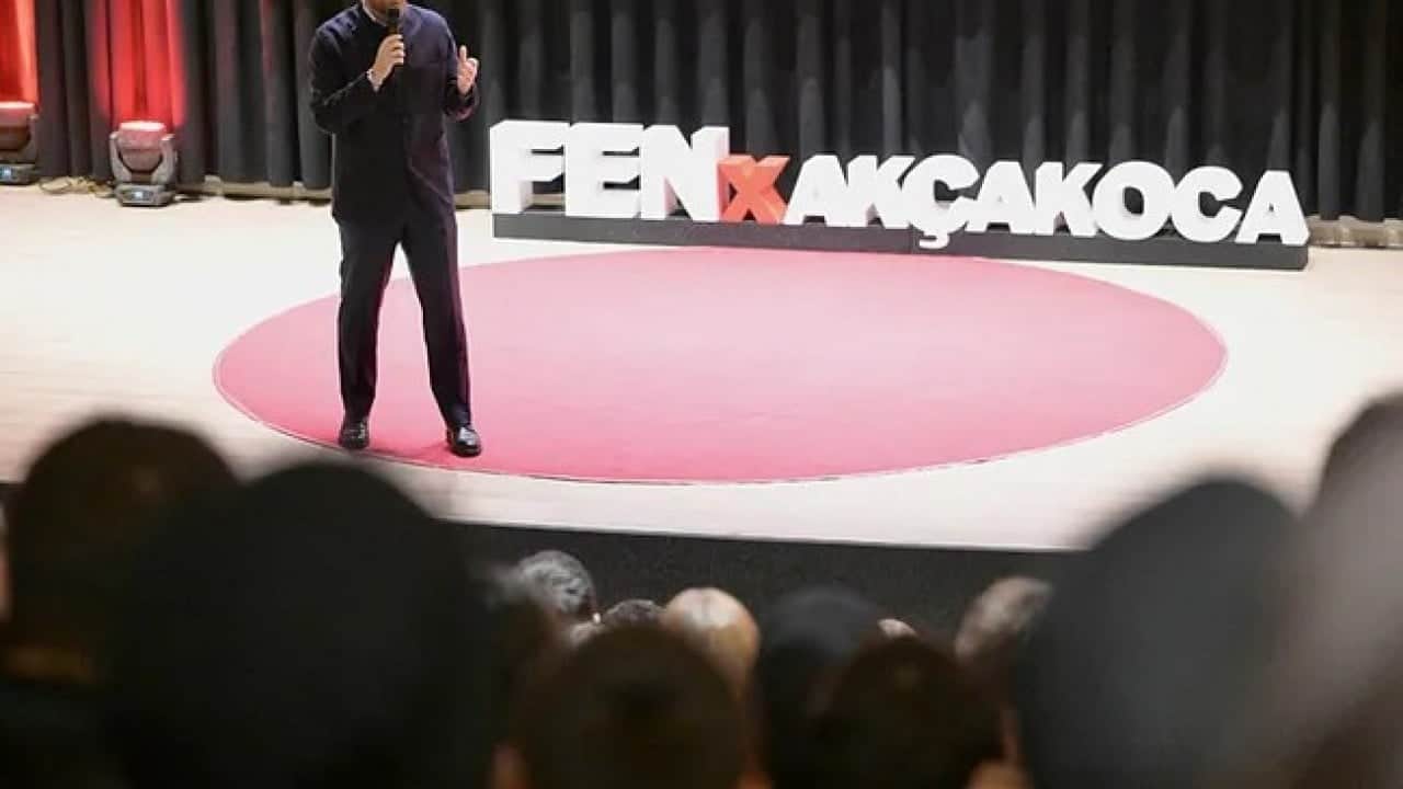 Foto - Bilal Erdoğan'dan gençlere mesaj: Kapitalist sistem insanları bencil hale getiriyor!