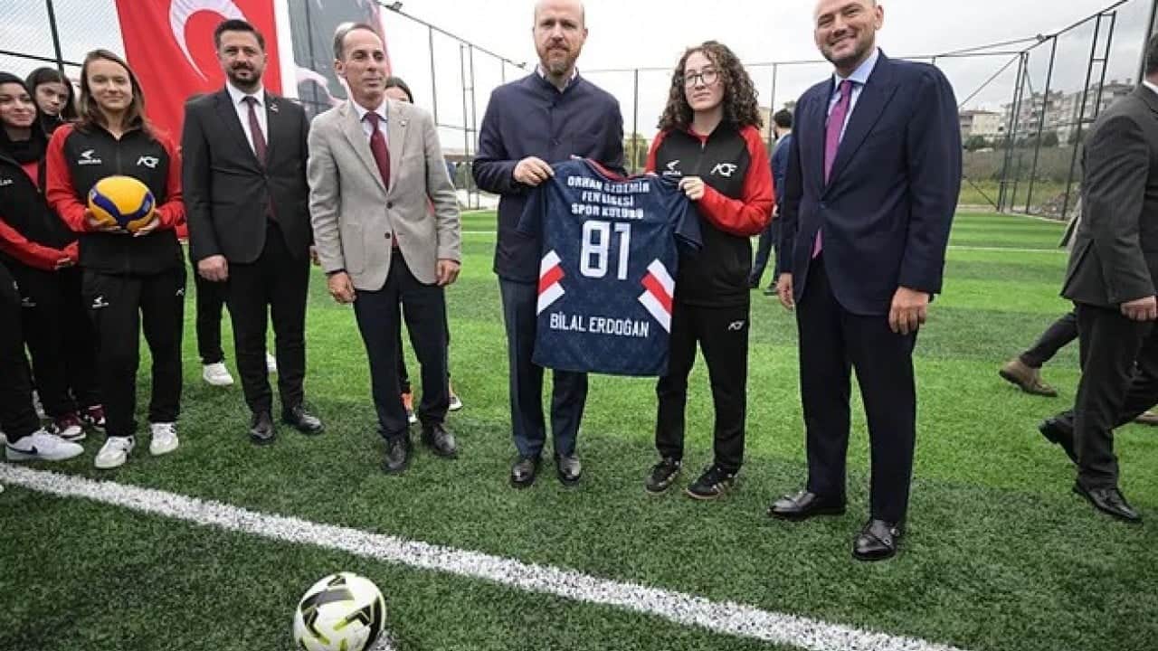 Foto - Bilal Erdoğan'dan gençlere mesaj: Kapitalist sistem insanları bencil hale getiriyor!