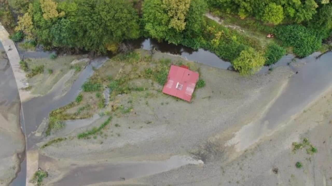 Foto - Binadan geriye sadece çatısı kaldı! Görenler şaşkına dönüyor