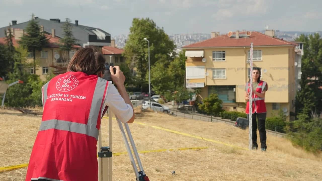 Foto - Binlerce yıllık sır perdesi aralanıyor! Ankara'nın kalbindeki tümülüs ilk kez kazılıyor