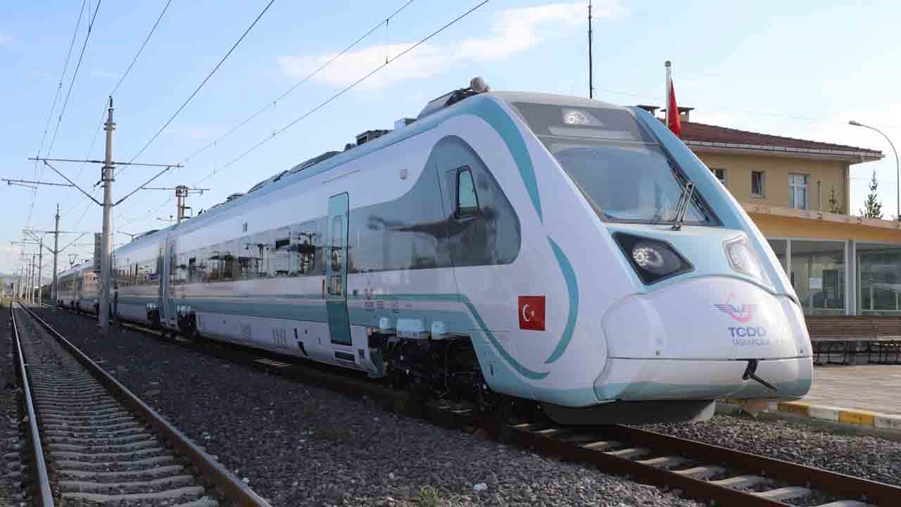 Foto - Bir hatta daha hizmete başlıyor: Milli elektrikli trenlere yeni rota