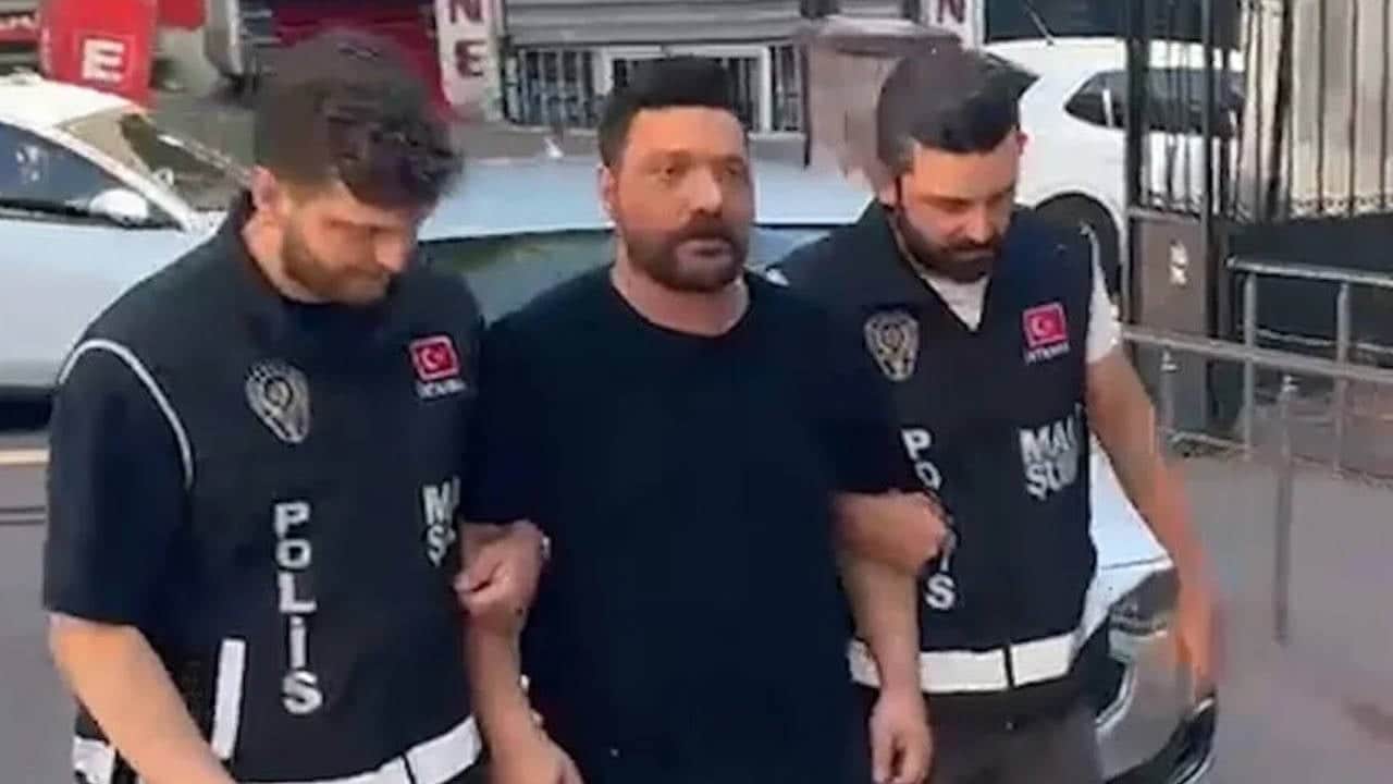 Foto - Bir uyanık sensin değil mi aslanım? Oğuzhan Uğur, hakimin karşısında "Muhammed" örneği ile yırtmaya çalıştı
