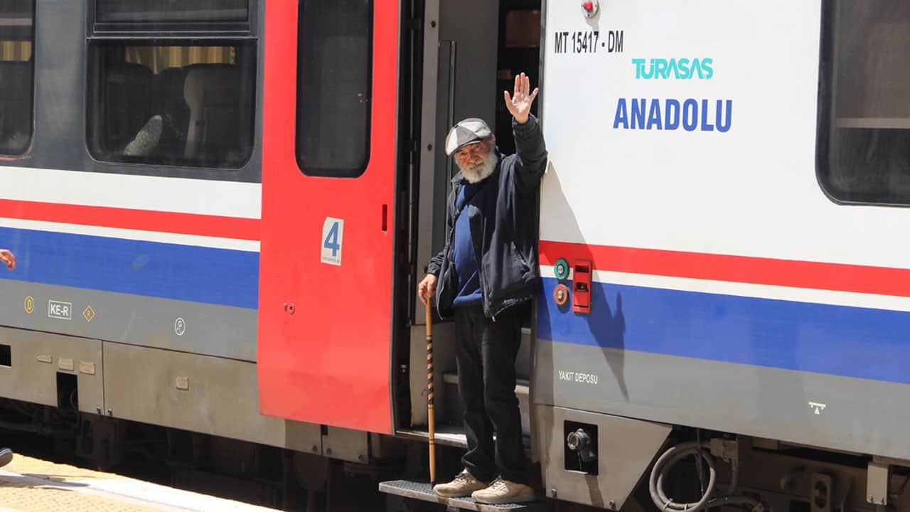 Foto - Bir zamanlar hem öğretmen hem patrondu: Şimdi sokaklarda yaşıyor!