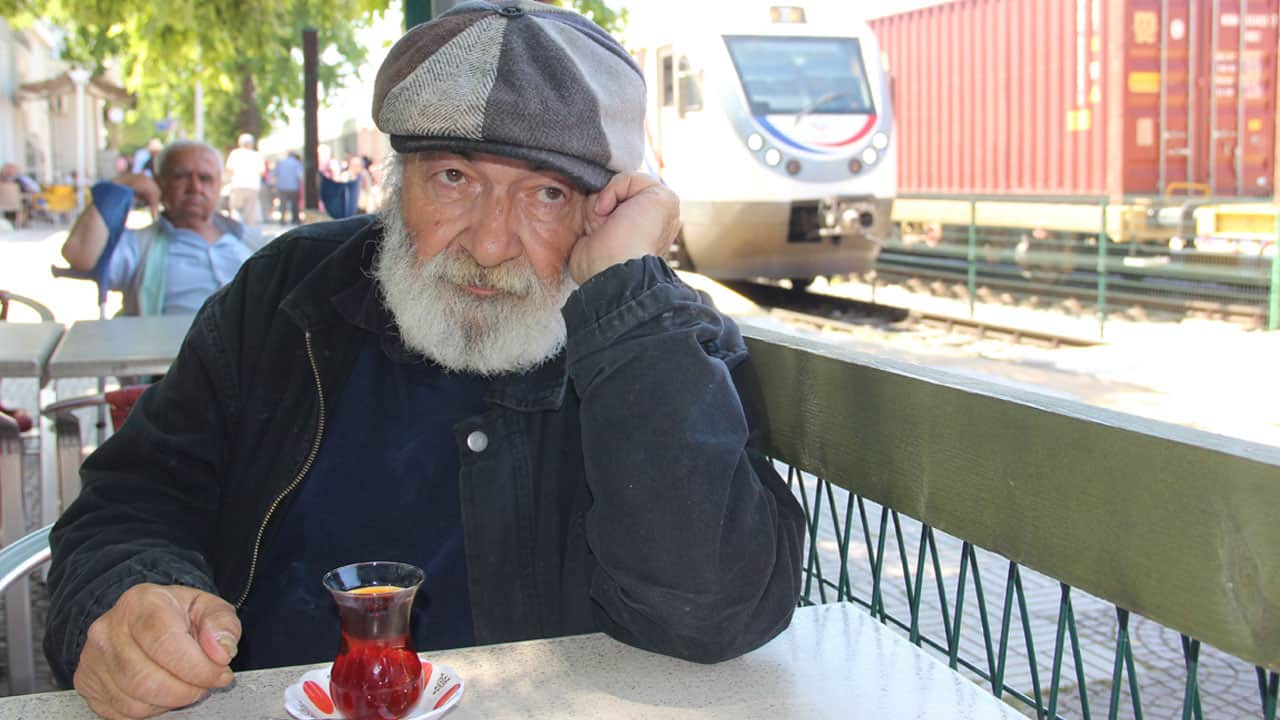 Foto - Bir zamanlar hem öğretmen hem patrondu: Şimdi sokaklarda yaşıyor!