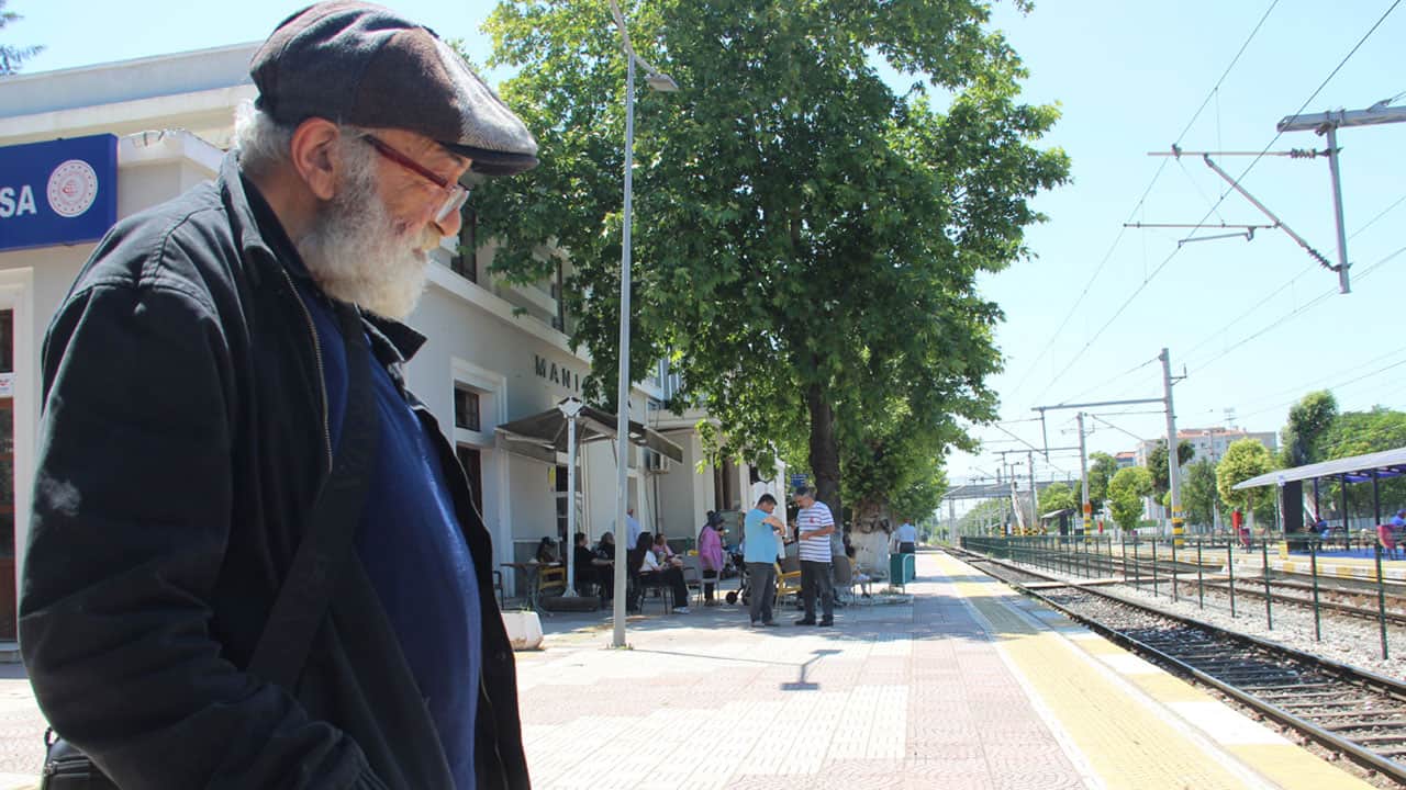 Foto - Bir zamanlar hem öğretmen hem patrondu: Şimdi sokaklarda yaşıyor!