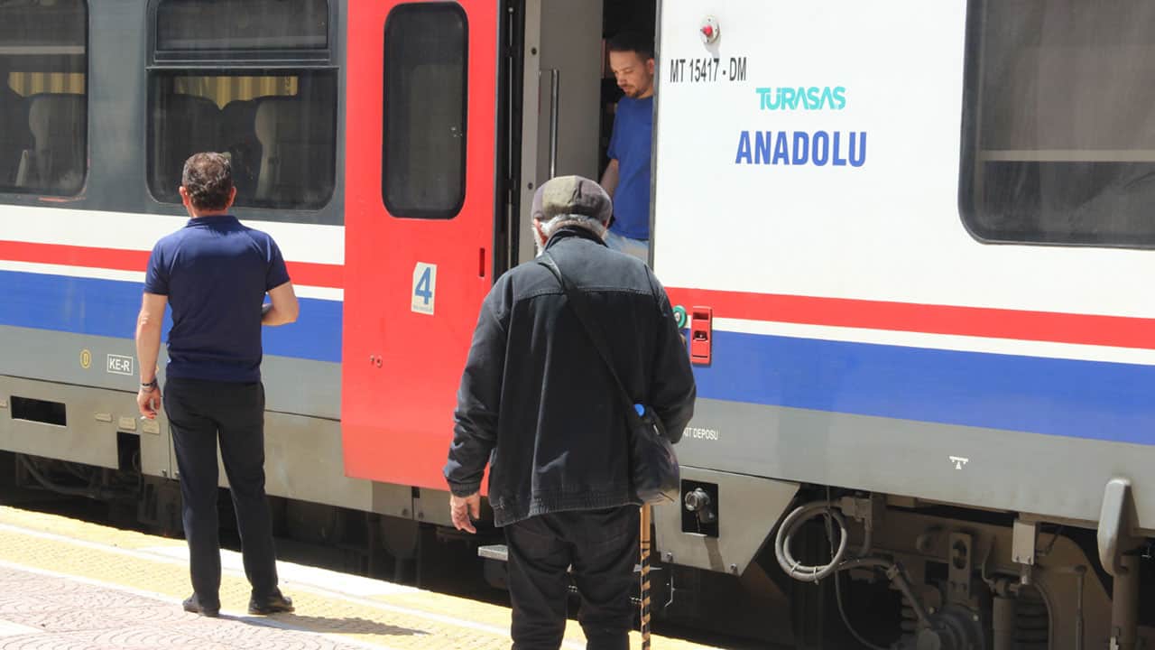 Foto - Bir zamanlar hem öğretmen hem patrondu: Şimdi sokaklarda yaşıyor!