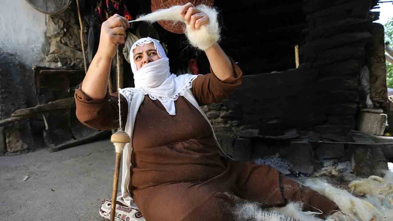 Foto - Bitlisli kadınların asırlık yün mesaisi: Yayladan ipliğe ilmik ilmik emek