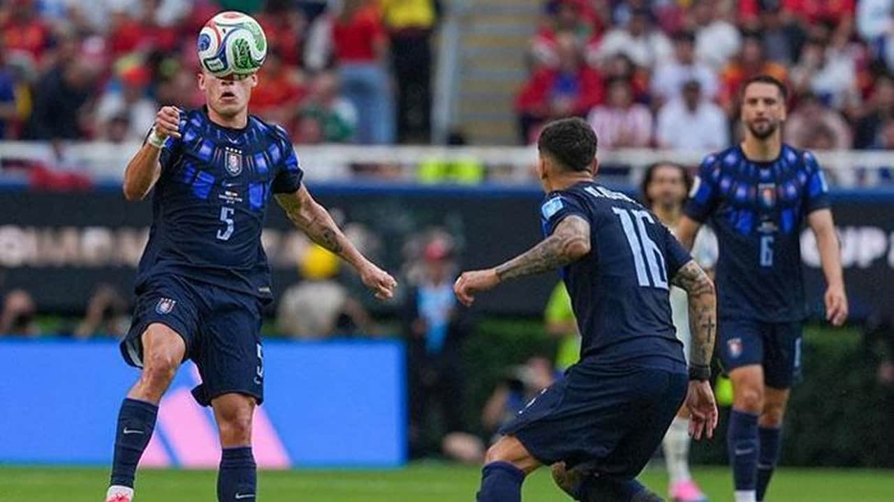 Foto - Bizimkiler de günlerini gün etsin! Dünya Kupası’ndan elenen Uruguay’da futbolculara görülmemiş ceza