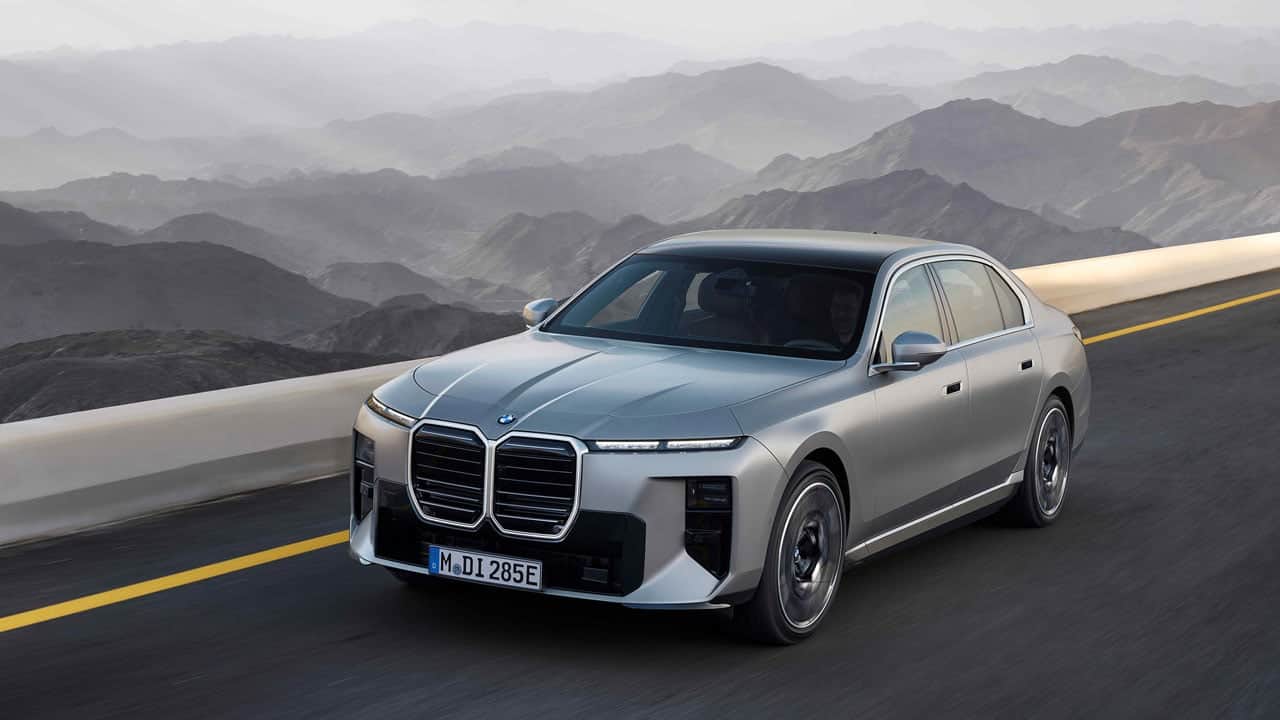 BMW 7 Serisi baştan aşağı yenilendi! İşte, Türkiye satış fiyatı