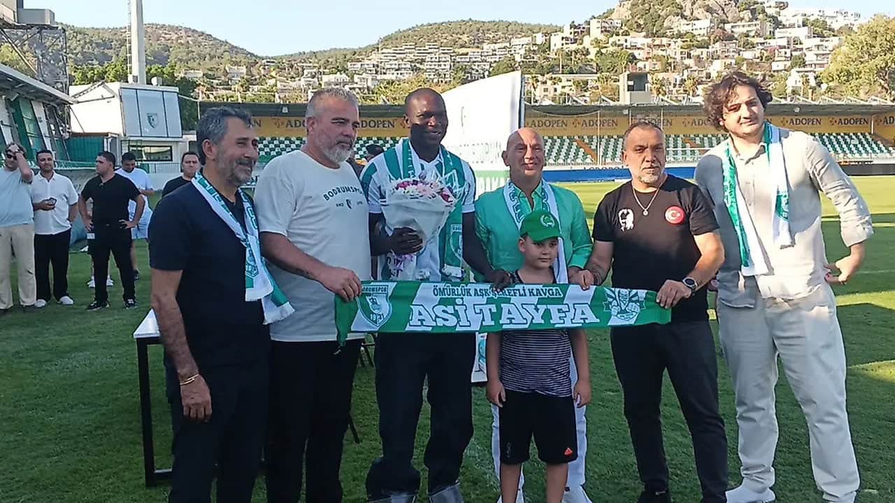 Foto - Bodrum FK Başkanı isyan etti: Niye bir Barcelona olmayalım! Dünya yıldızı getirdim ama şu anda konteynerde kalacak