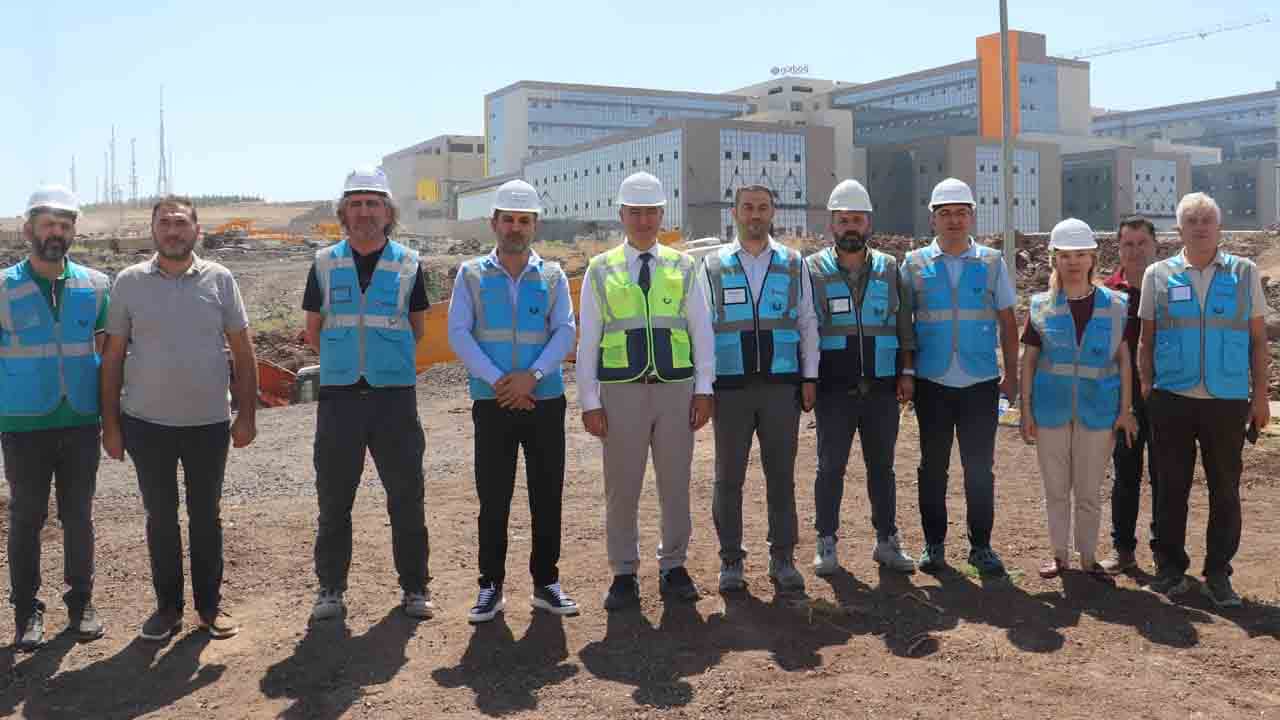 Foto - Bölgenin en büyük sağlık yatırımı yolda: Devasa hastanenin yüzde 98’i tamam