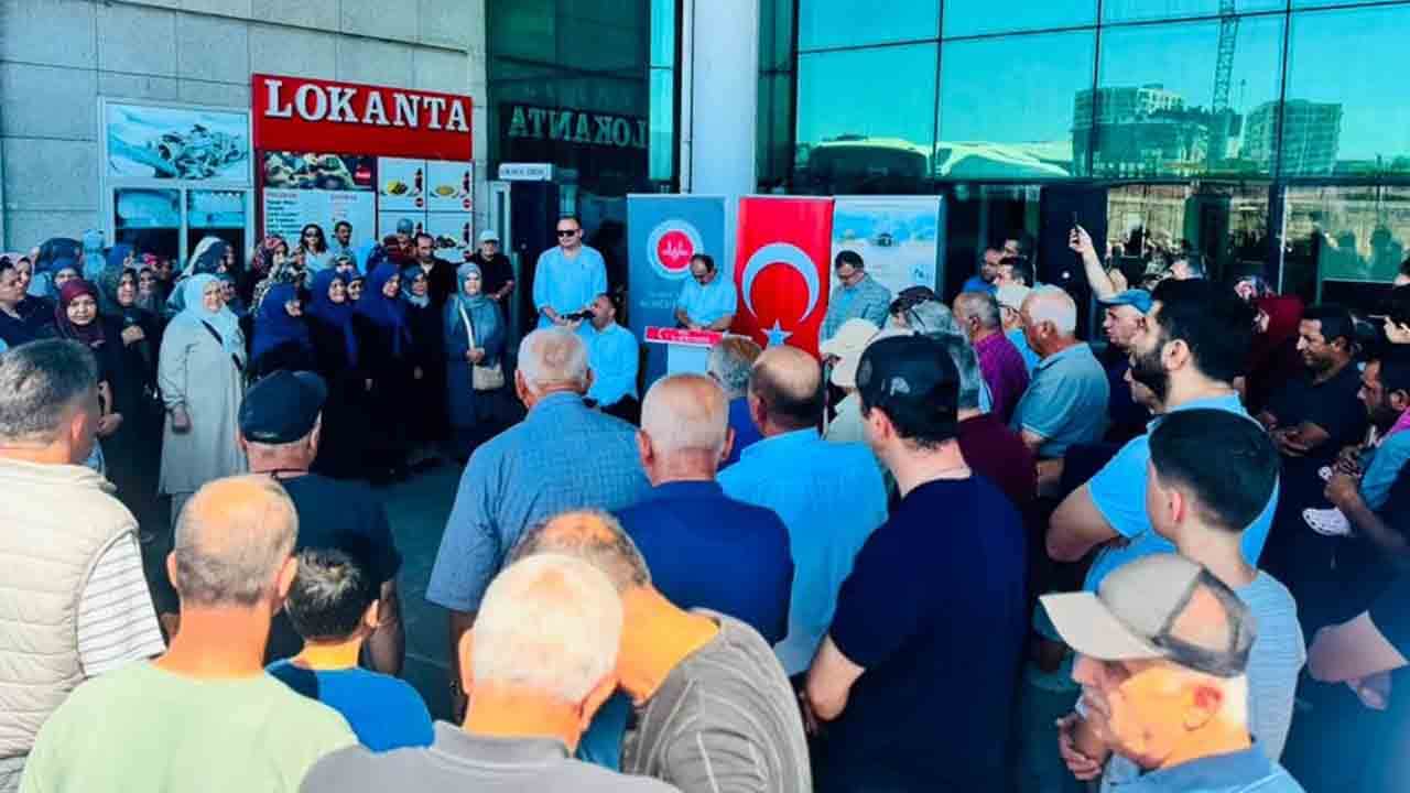 Foto - Bolu’da 25 kişi kutsal topraklara yolcu edildi: Umre kafilesine dualı uğurlama