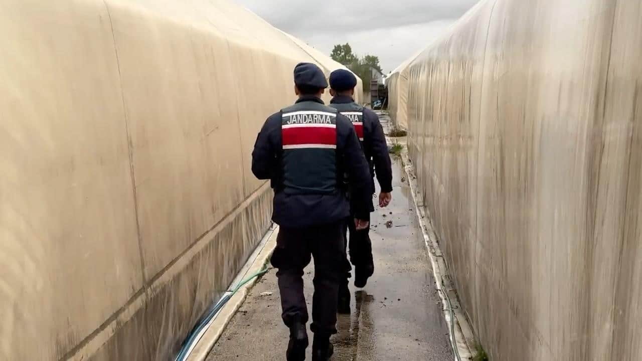 Foto - Bolu'da zimmet skandalı! Belediye kooperatifine yönelik operasyonda gözaltına alınan 6 şüpheli yarın adliyeye sevk ediliyor!