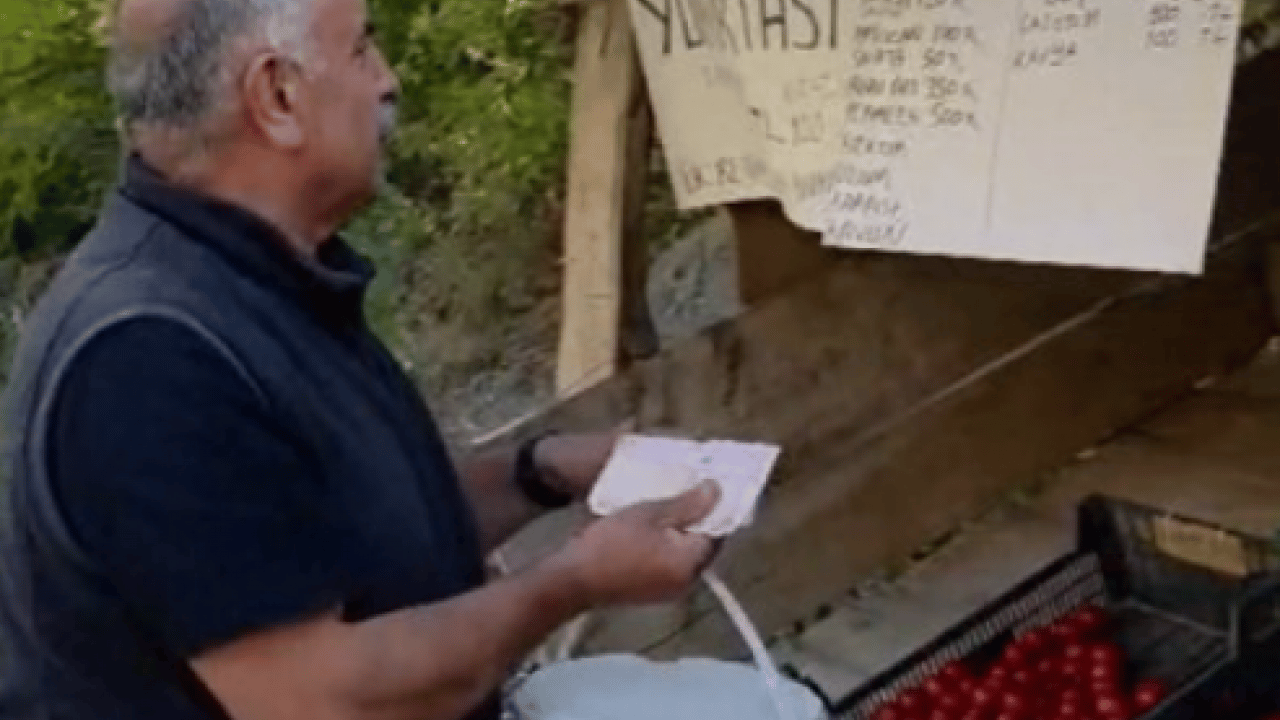 Foto - Böyle satıcısız pazara az rastlanır: Kendin doldur kendin tart!