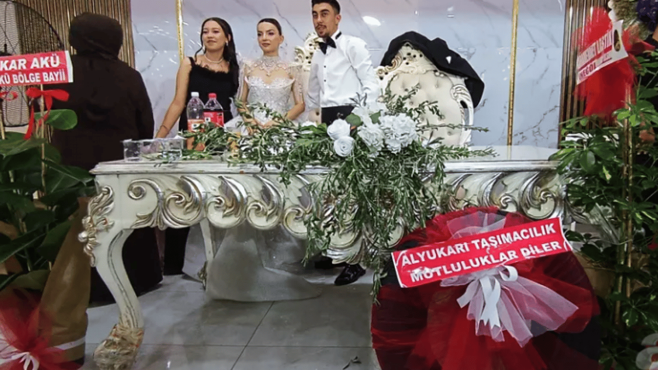 Foto - Böylesi daha önce görülmedi: Düğünde takılan hediyeyi görenler inanamadı!