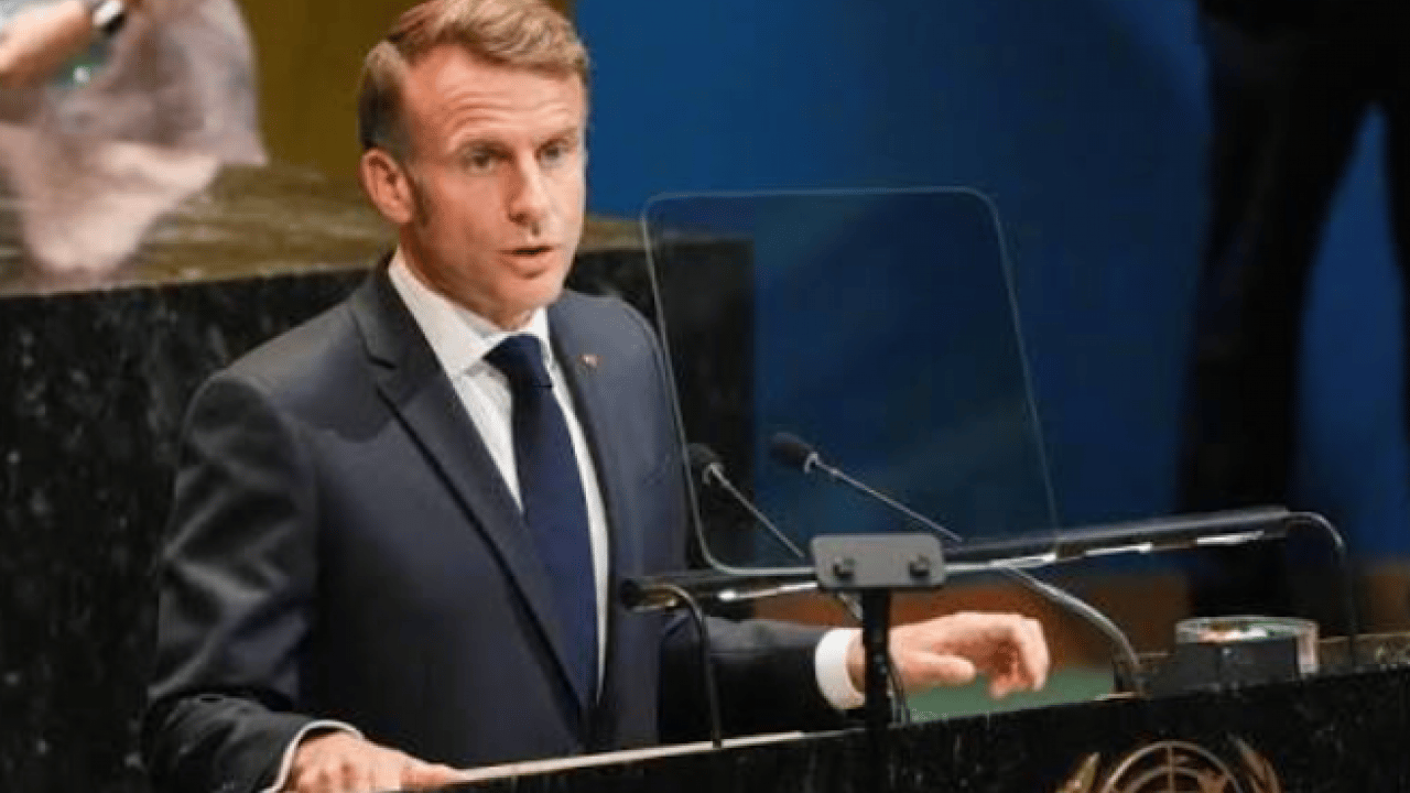 Foto - Bozuk saat bile günde 2 kez doğruyu gösterir: Macron, ayda yılda bir doğru konuştu
