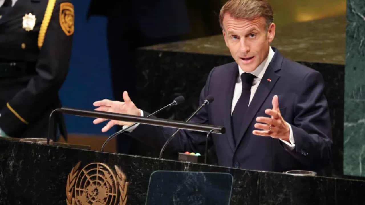 Foto - Bozuk saat bile günde 2 kez doğruyu gösterir: Macron, ayda yılda bir doğru konuştu