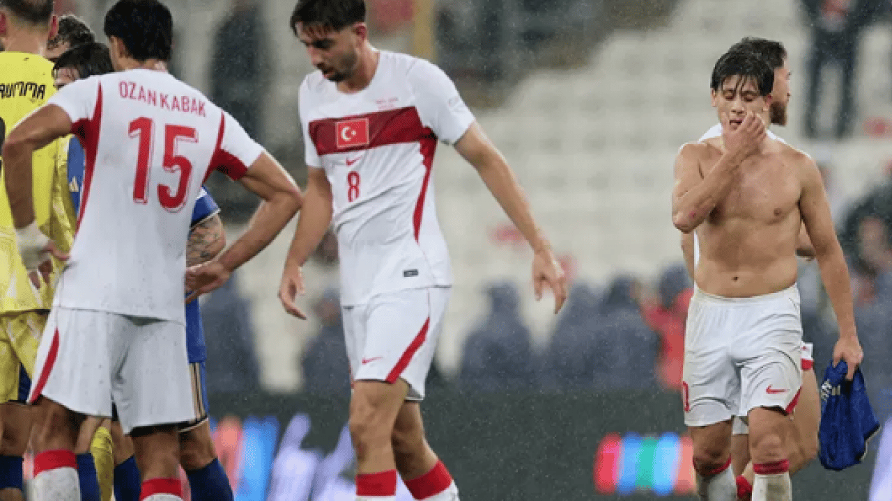 Foto - Bu çocuk daha ne yapsın? Arda Güler'in İtalya hezimetindeki bu görüntüsü dünya basınında...