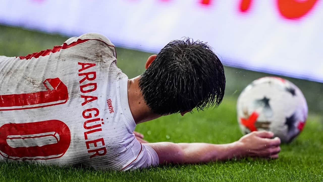 Foto - Bu çocuk daha ne yapsın? Arda Güler'in İtalya hezimetindeki bu görüntüsü dünya basınında...