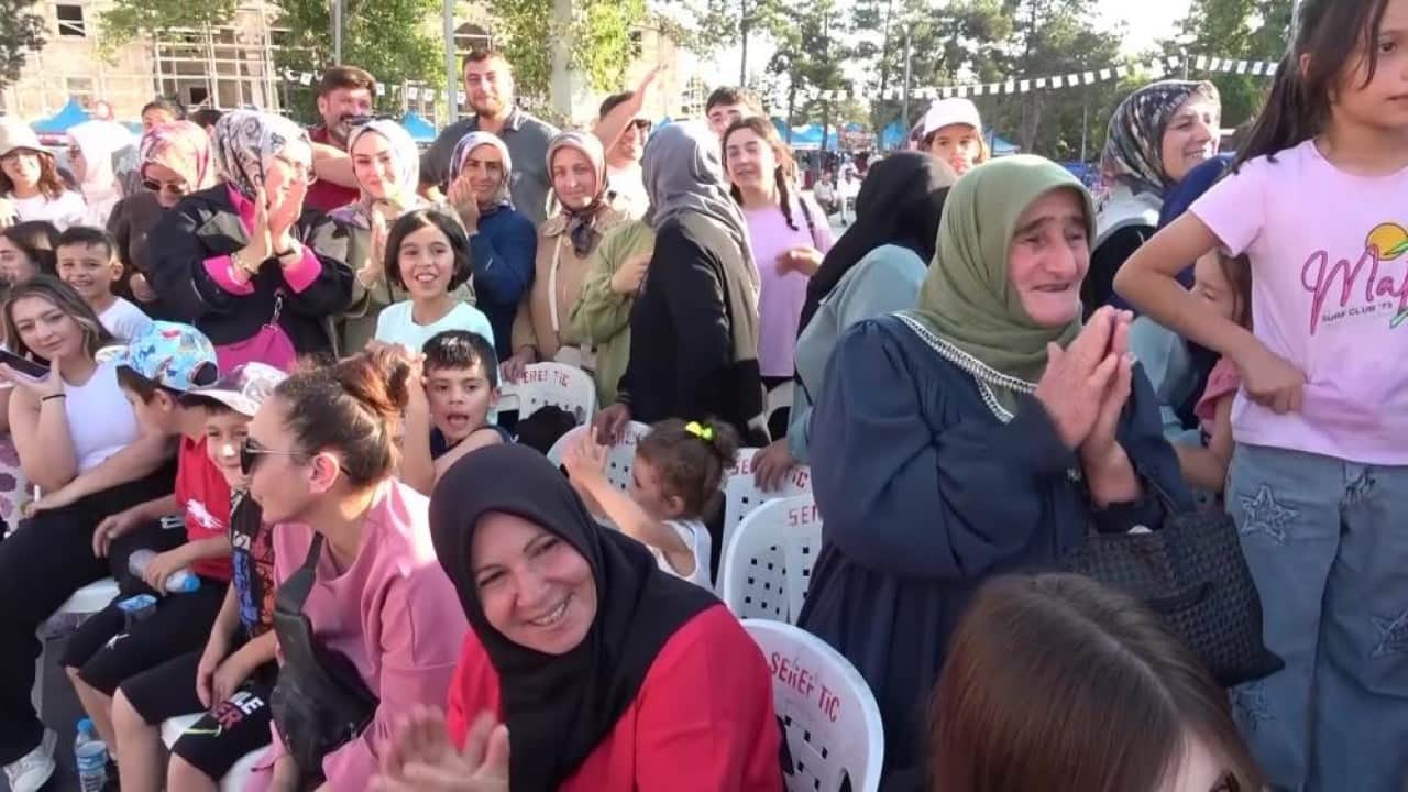Foto - Bu defa boğalar kırmızı halıda boy gösterdi