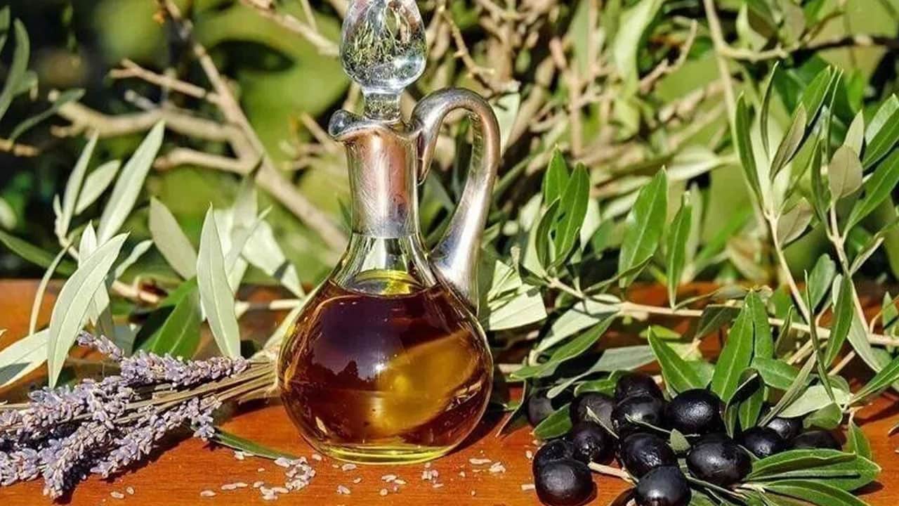 Foto - Bu detayı çoğu kişi bilmiyor! Her gün bir kaşık zeytinyağı tüketirseniz ne olur? 