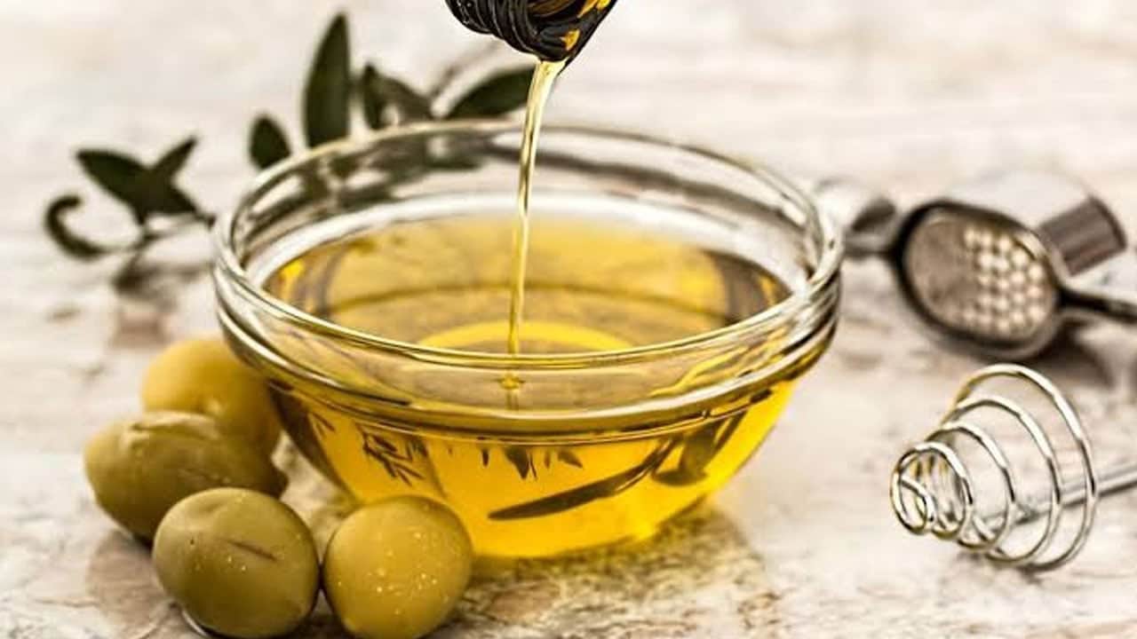 Foto - Bu detayı çoğu kişi bilmiyor! Her gün bir kaşık zeytinyağı tüketirseniz ne olur? 