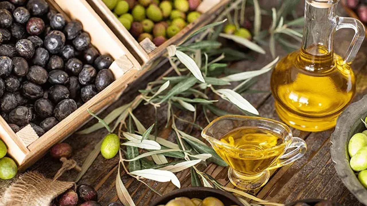 Foto - Bu detayı çoğu kişi bilmiyor! Her gün bir kaşık zeytinyağı tüketirseniz ne olur? 