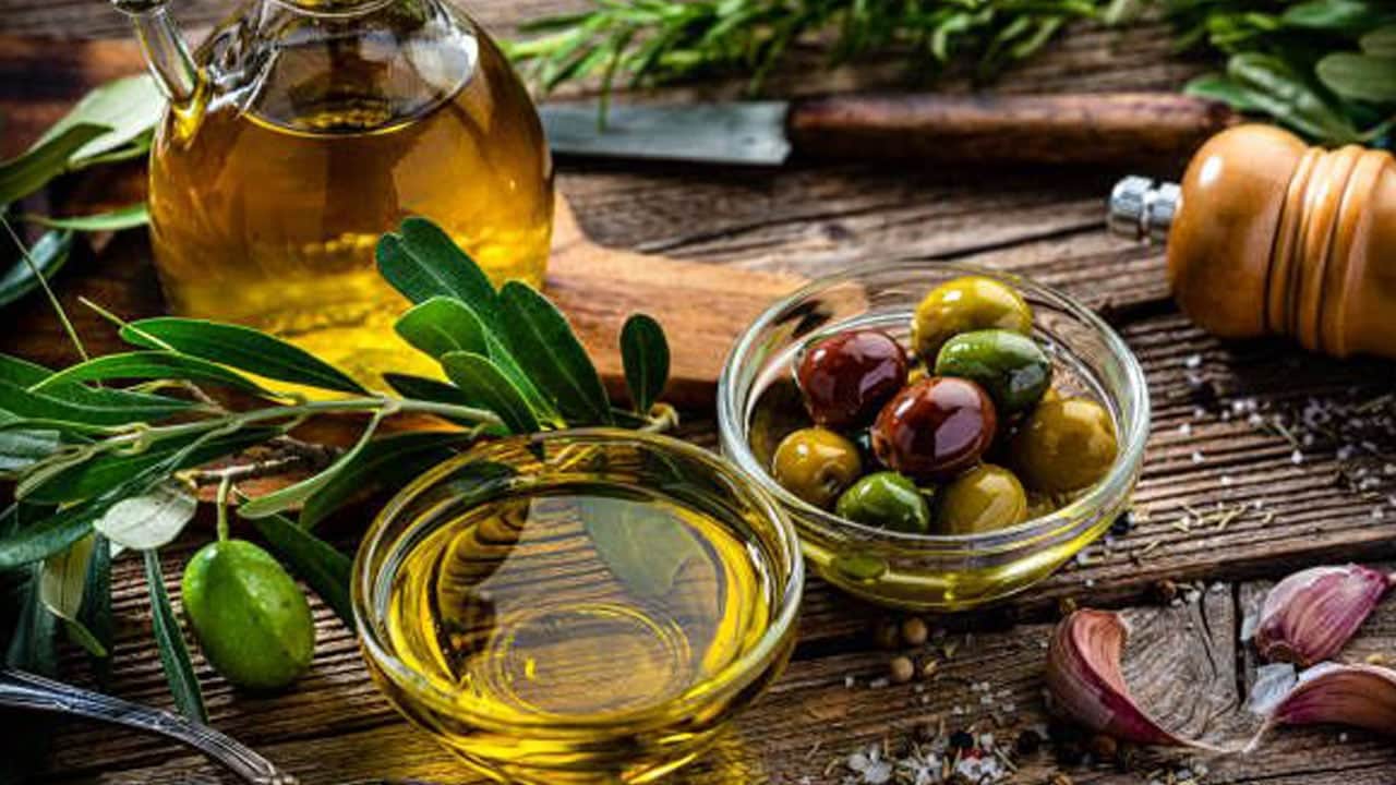 Foto - Bu detayı çoğu kişi bilmiyor! Her gün bir kaşık zeytinyağı tüketirseniz ne olur? 