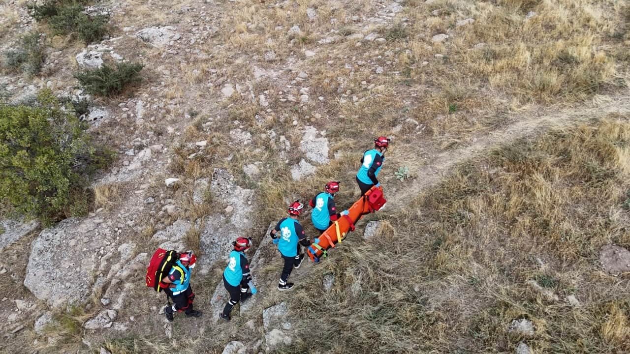 Foto - Bu mağaranın dibinde ilginç bir şey oldu... Tatbikata kendini kaptırdı: 'Jandarma gelmeden altınları al' diye seslendi