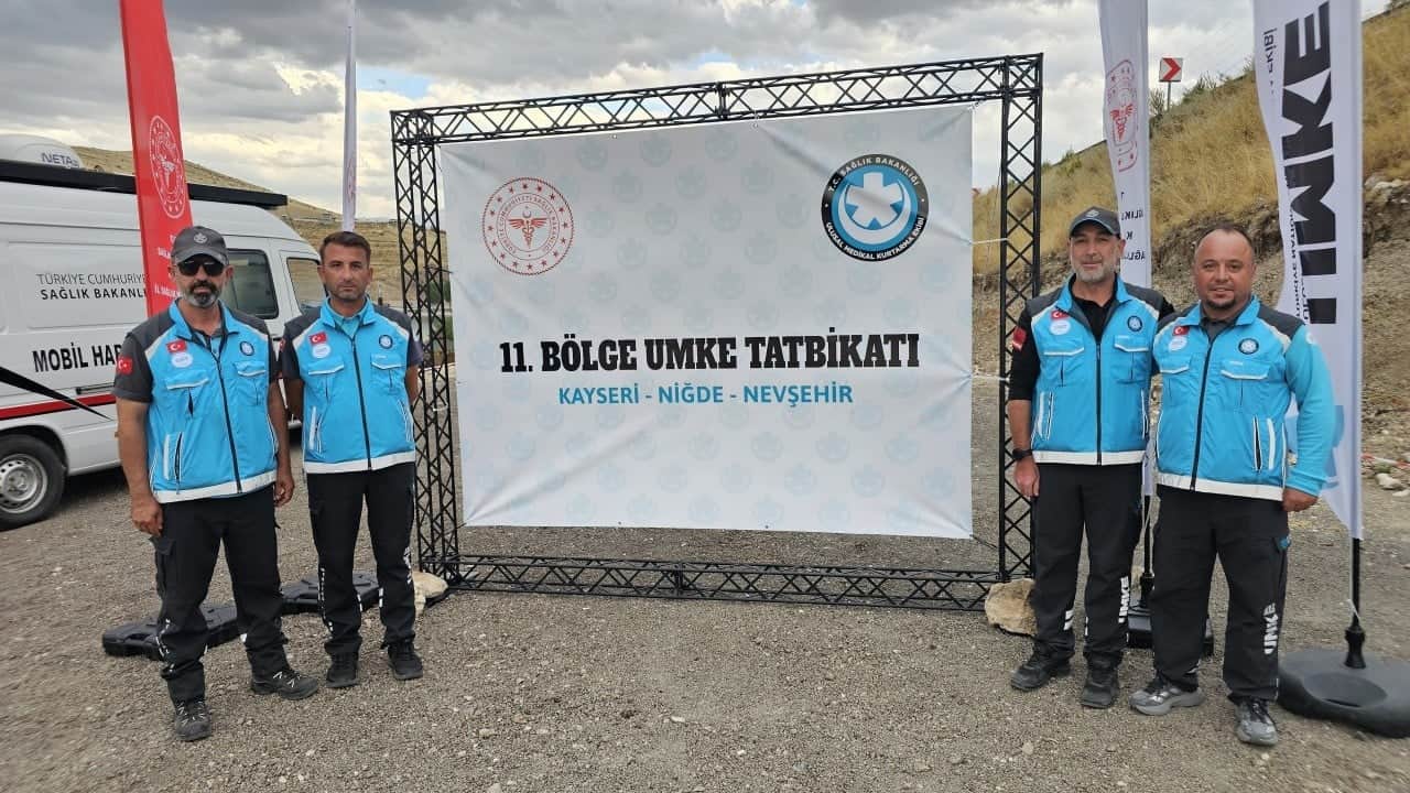 Foto - Bu mağaranın dibinde ilginç bir şey oldu... Tatbikata kendini kaptırdı: 'Jandarma gelmeden altınları al' diye seslendi