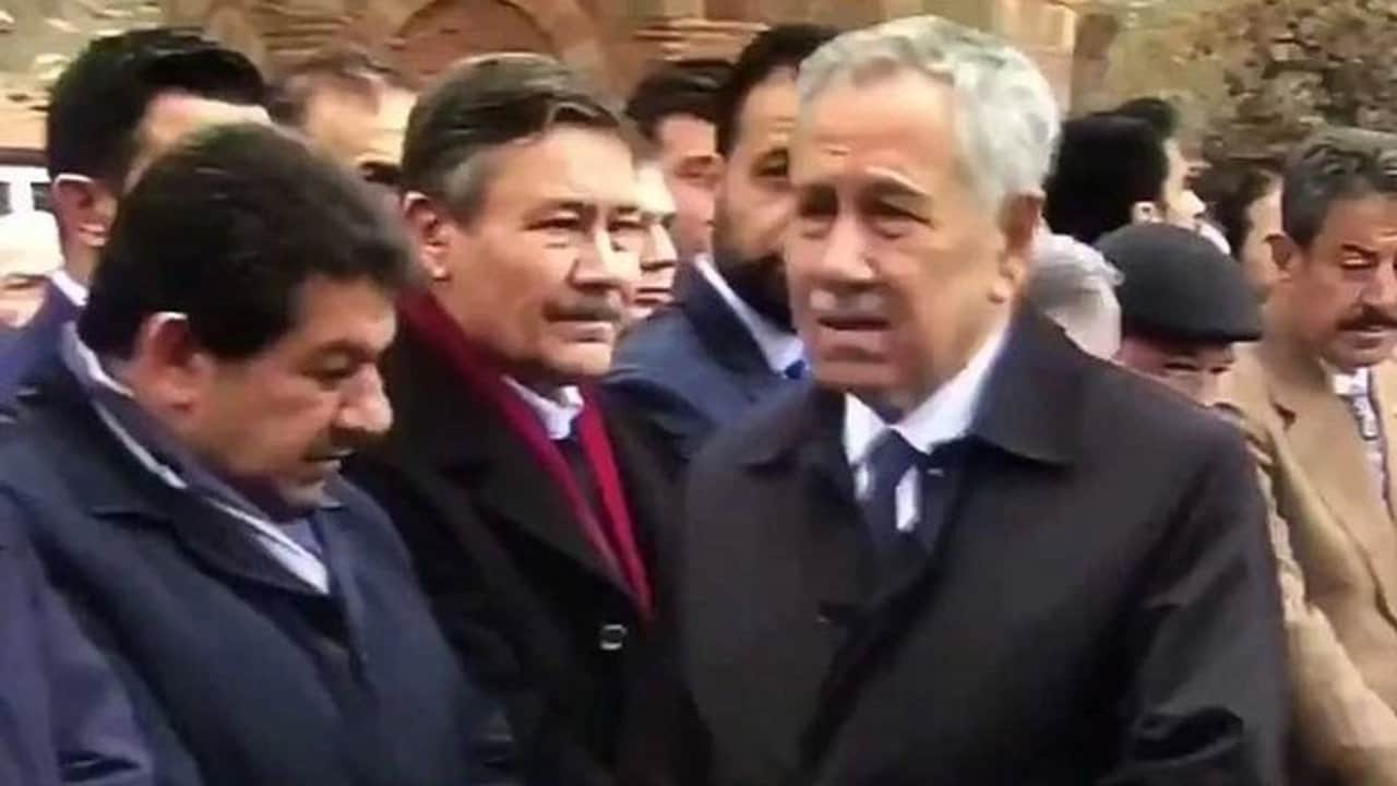 Foto - Bülent Arınç’tan yine aynı terane! Tayyip Erdoğan’ı şu ağzına almasan olmaz mı?