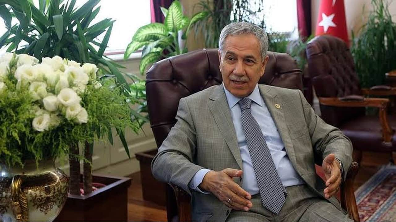 Foto - Bülent Arınç’tan yine aynı terane! Tayyip Erdoğan’ı şu ağzına almasan olmaz mı?