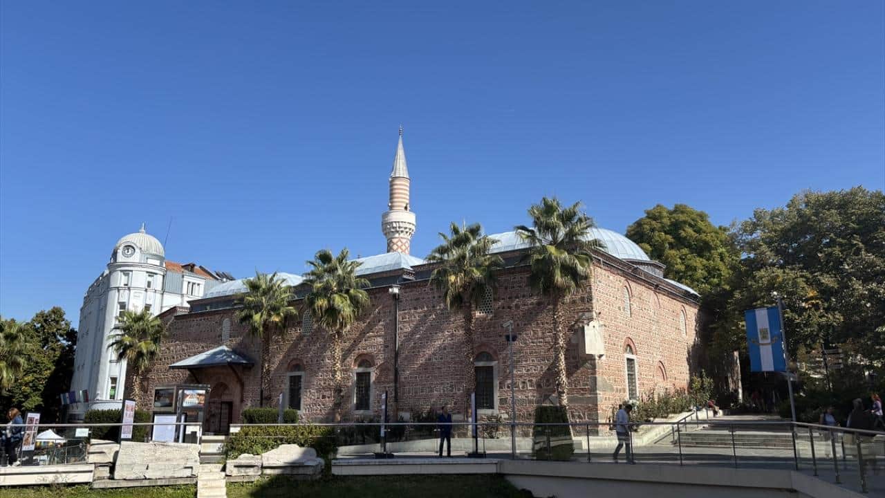 Bulgaristan’da 6 asırlık Osmanlı mirası: Cuma Camii