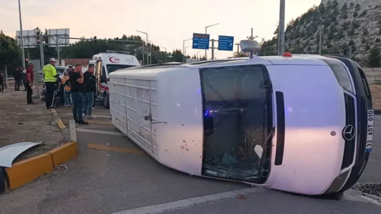 Burdur'da feci kaza: Çok sayıda kadın yaralandı!
