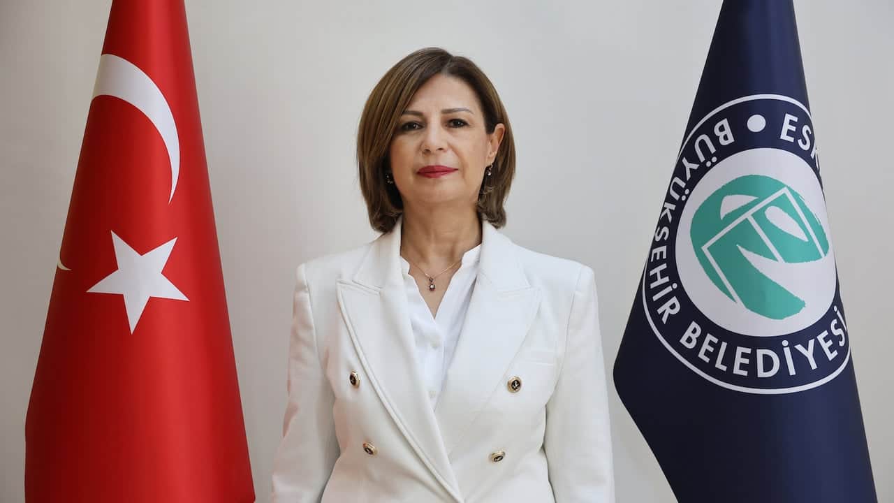 Foto - Büyükşehir belediye başkanı, CHP’den istifa edip Özgür Özel’in partisine katıldı