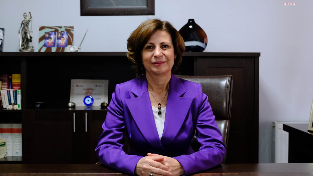 Foto - Büyükşehir belediye başkanı, CHP’den istifa edip Özgür Özel’in partisine katıldı