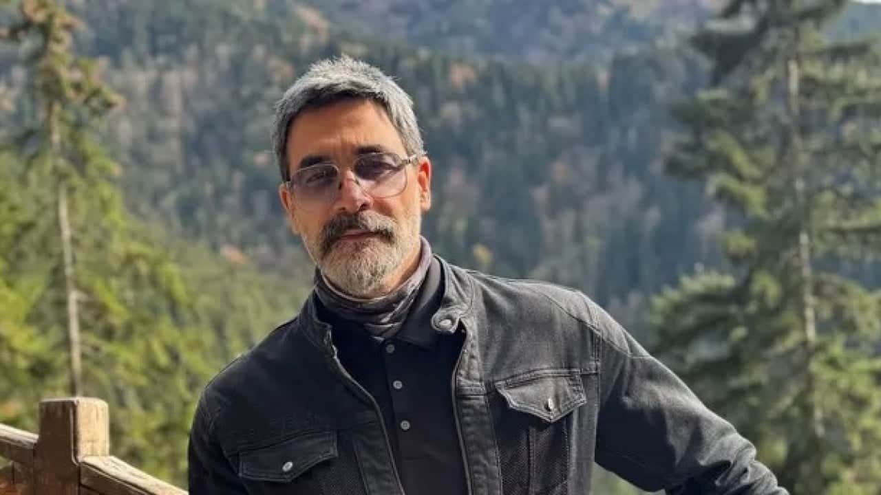 Foto - Çakarlı arabanın içinden çıkan isim herkesi şaşırttı: Açıklama geldi