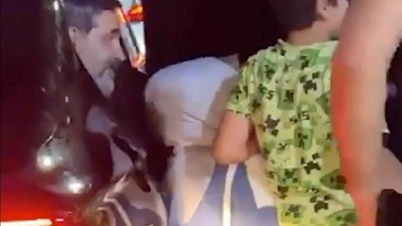 Foto - Çakarlı arabanın içinden çıkan isim herkesi şaşırttı: Açıklama geldi