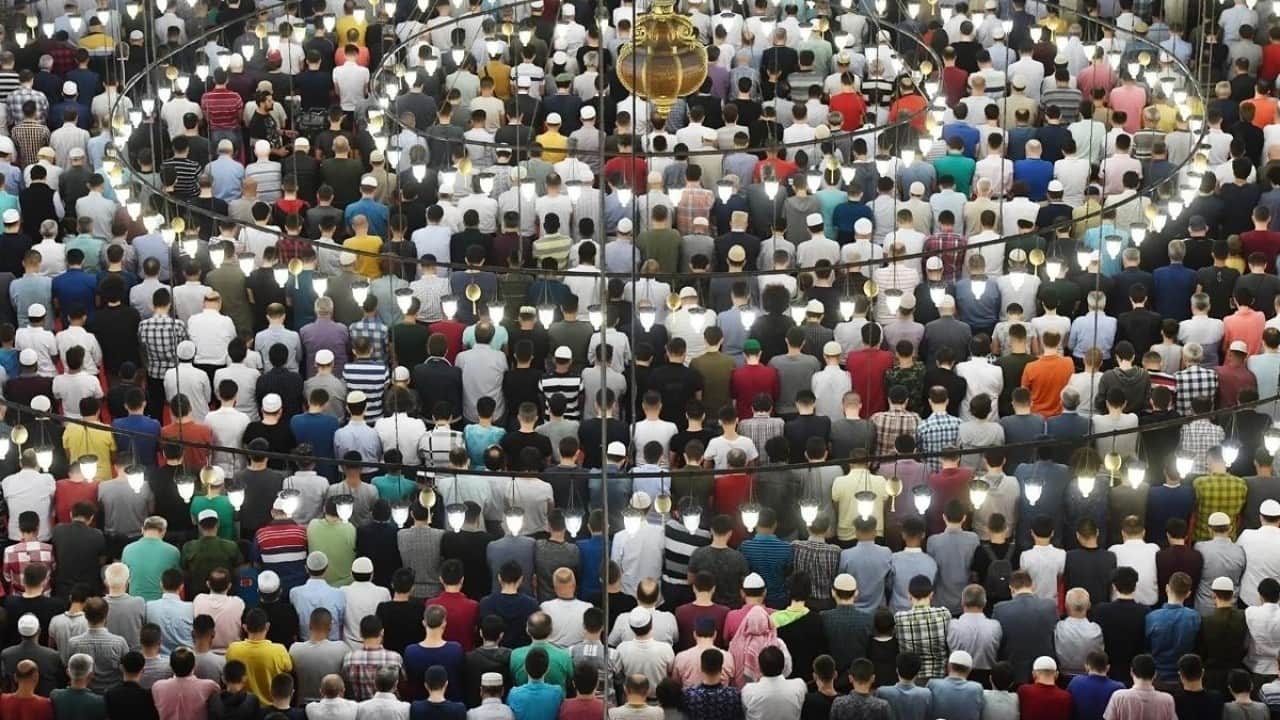 Foto - Çalışana Cuma Namazı İzni vermeyen patronlar ayvayı yedi