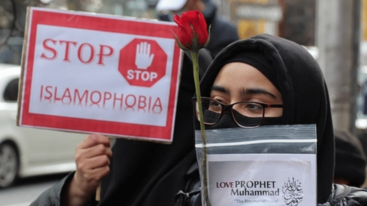 Foto - Cami imamına bıçaklı saldırı: İslamofobi normalleşti! Zorlu sınavlardan geçiyoruz