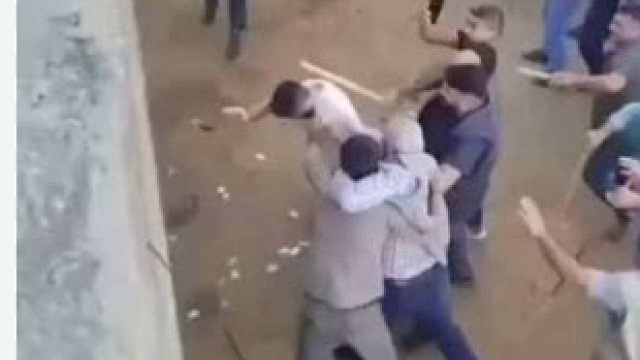 Foto - Canlı Hayvan Borsası savaş alanına döndü: Sopa ve tekmeler havada uçuştu
