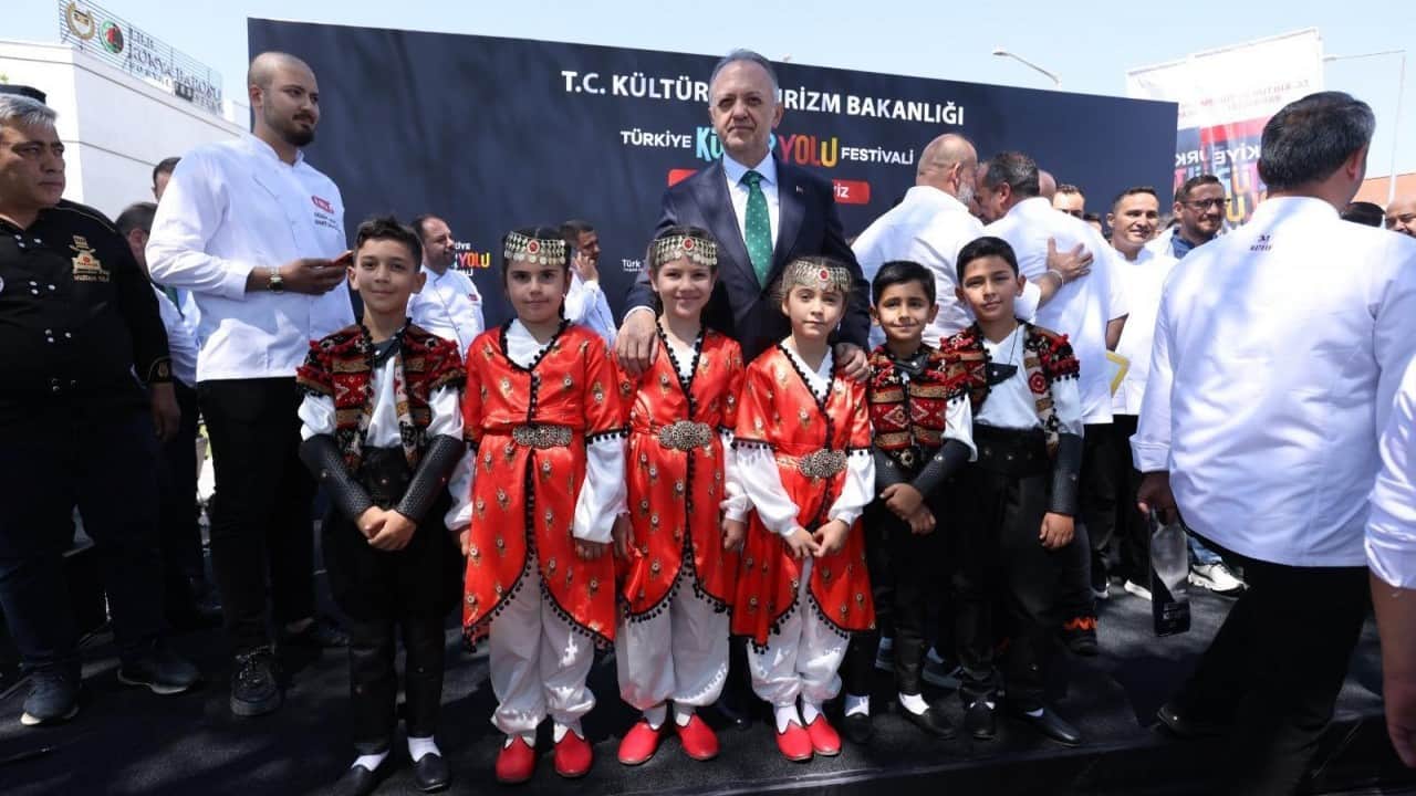 Foto - Çatalhöyük'ten Mevlana'ya uzanan kültür yolculuğu Konya'da başladı...
