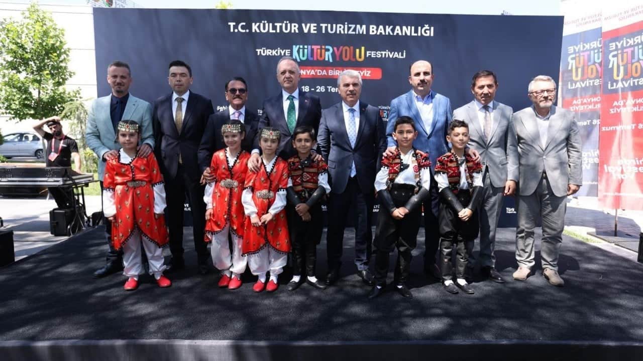 Foto - Çatalhöyük'ten Mevlana'ya uzanan kültür yolculuğu Konya'da başladı...