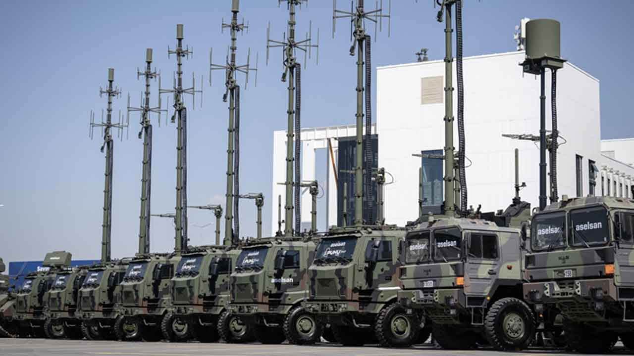 Foto - Çelik Kubbe iddiası sonrası apar topar İsrail'den yardım istediler! 140 milyon avroluk helikopterler pistte çakılı kaldı