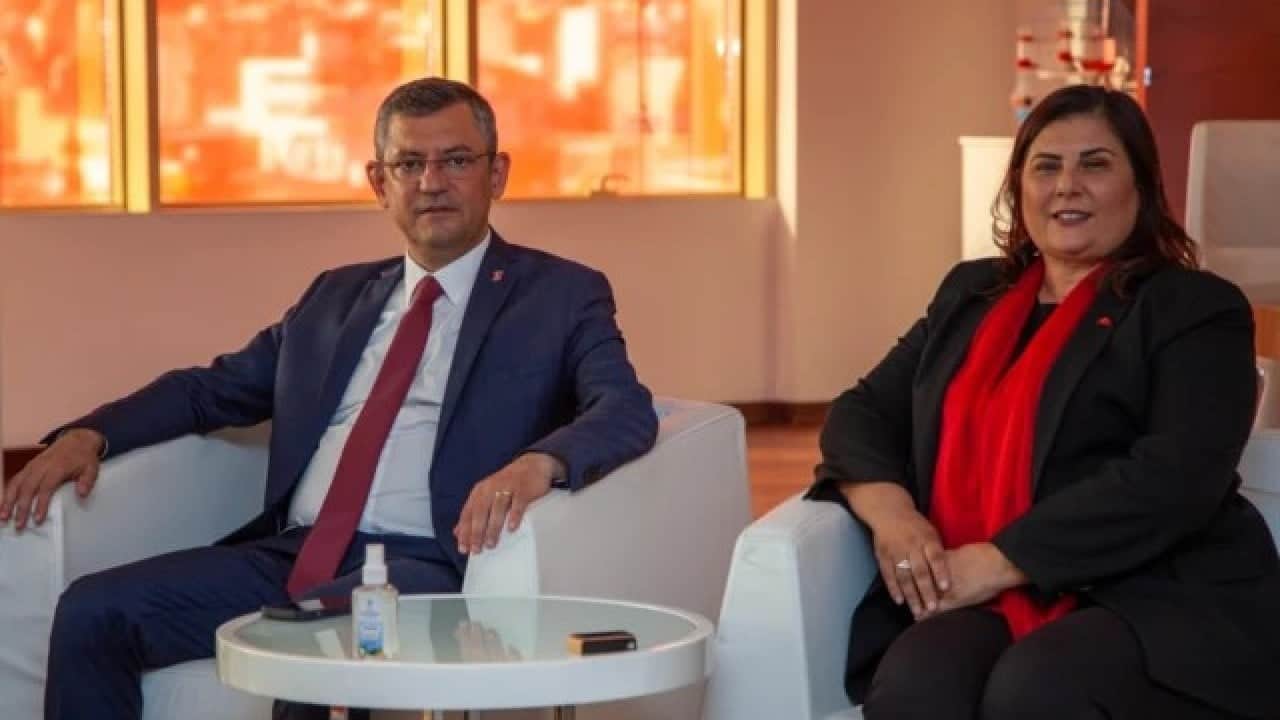 Foto - Cem Küçük 'AK Partili isme yapıldı' dedi! Şok açıklamayı yaptı: Mesajlar yayınlanırsa o koltukta oturamaz