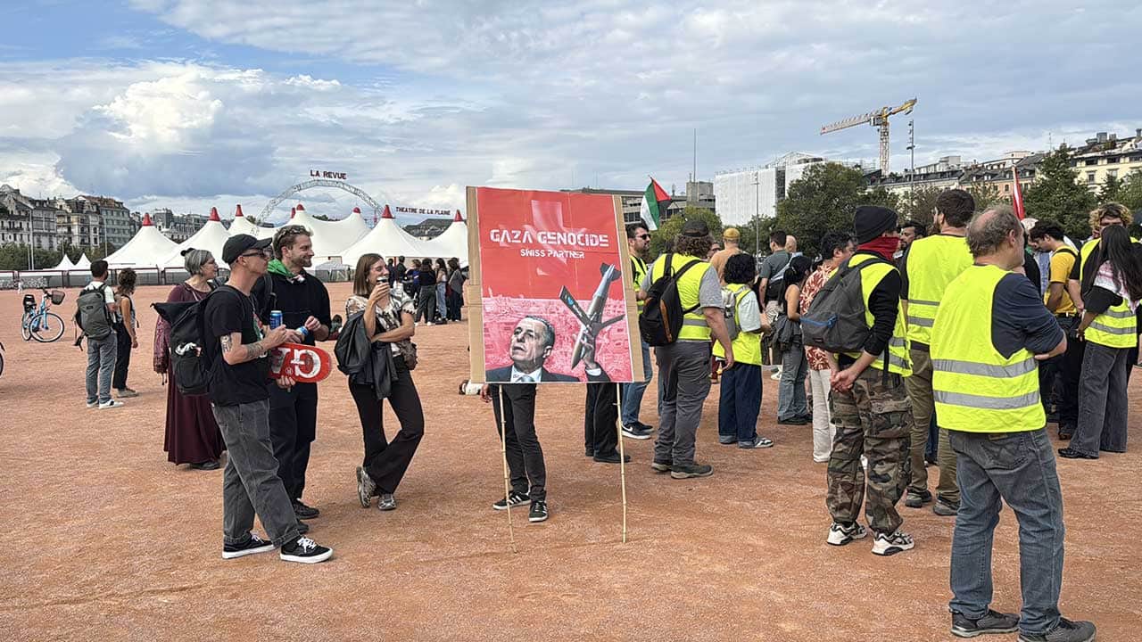 Foto - Cenevre Gazze için ayakta