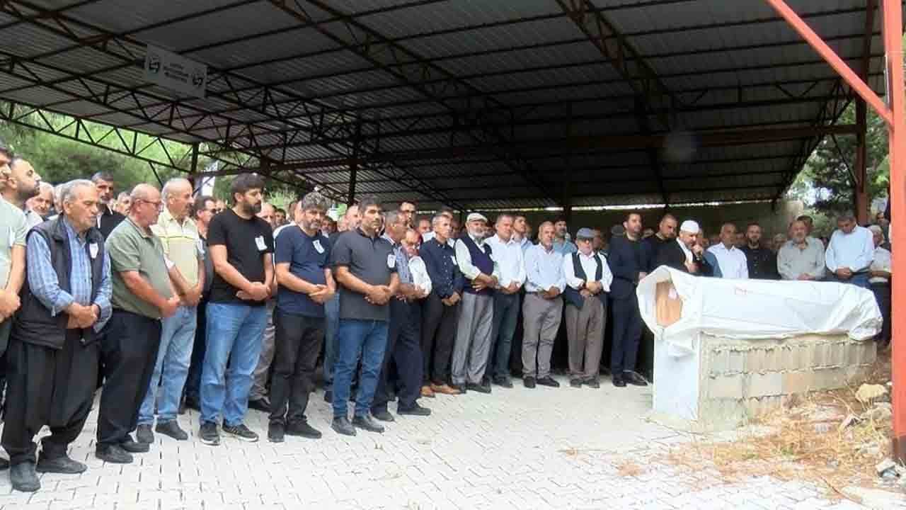 Foto - Cesetlerine KKTC açıklarında bir ay sonra ulaşılmıştı: Gemide can veren iki kişi daha dualarla uğurlandı