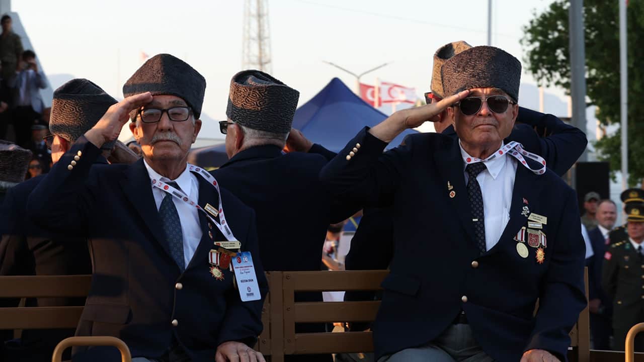 Foto - Cevdet Yılmaz’dan dünyaya 52. yıl dönümü mesajı: Şanlı bayrak Beşparmak’ta ilelebet dalgalanacak, Kıbrıs asla Rum adası olmayacak!