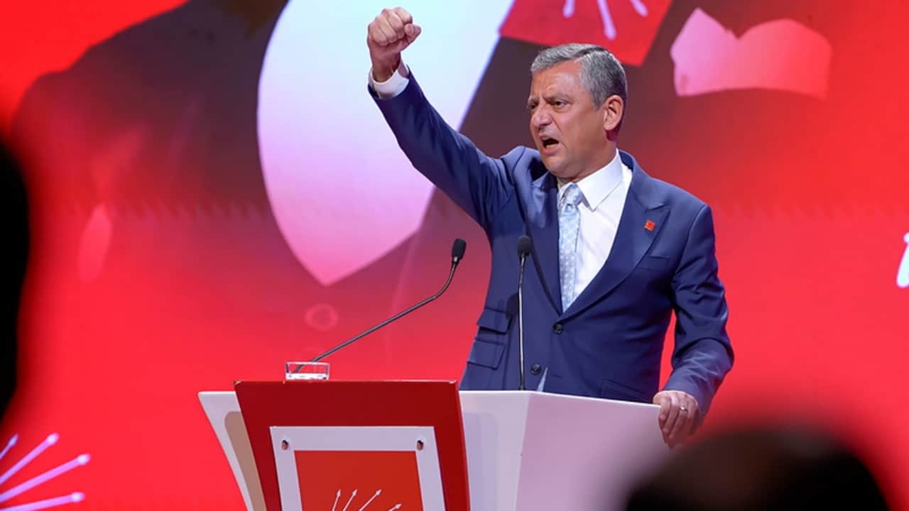 Foto - CHP binasına s*çmışlardı! Yazar Yücel Koç açıkladı: Pantolonlarını indirdikleri anda...
